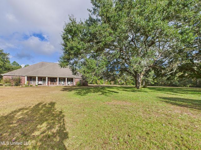 7414 Fountainbleau Road, Ocean Springs, MS 39564