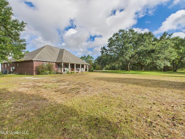 7414 Fountainbleau Road, Ocean Springs, MS 39564