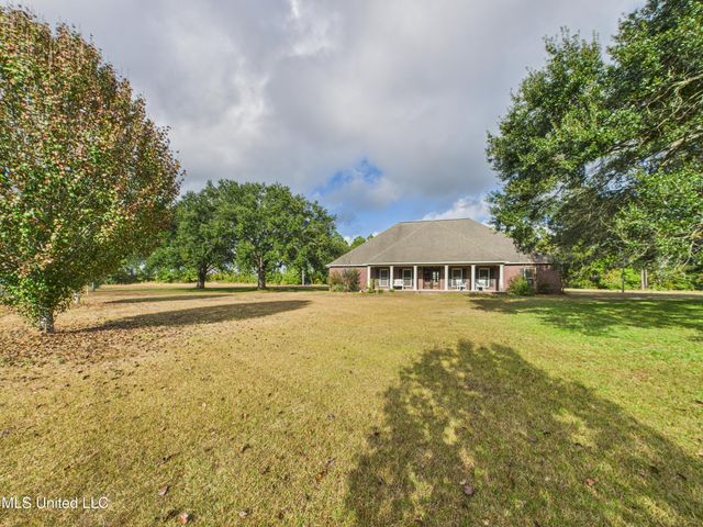 7414 Fountainbleau Road, Ocean Springs, MS 39564