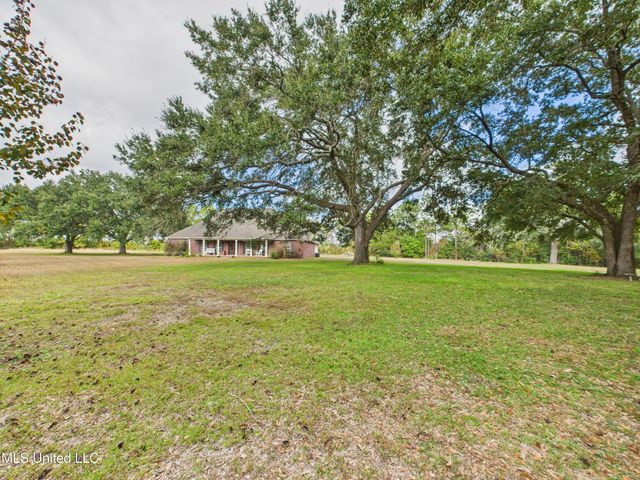 7414 Fountainbleau Road, Ocean Springs, MS 39564