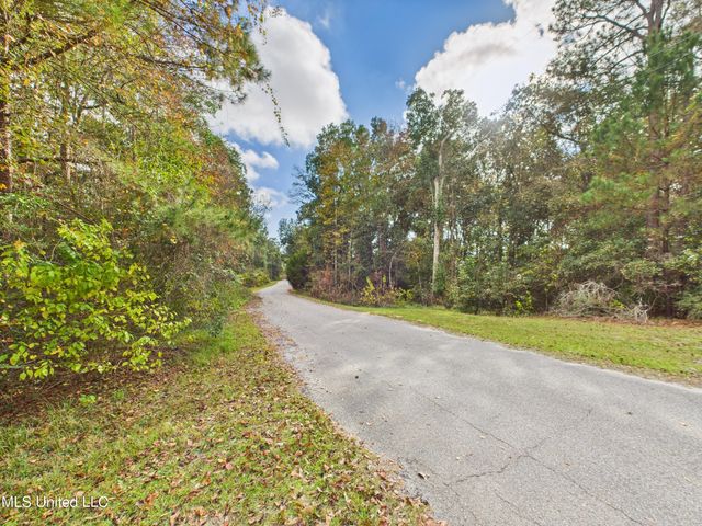 7414 Fountainbleau Road, Ocean Springs, MS 39564