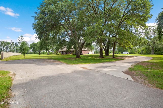 7414 Fountainbleau Road, Ocean Springs, MS 39564