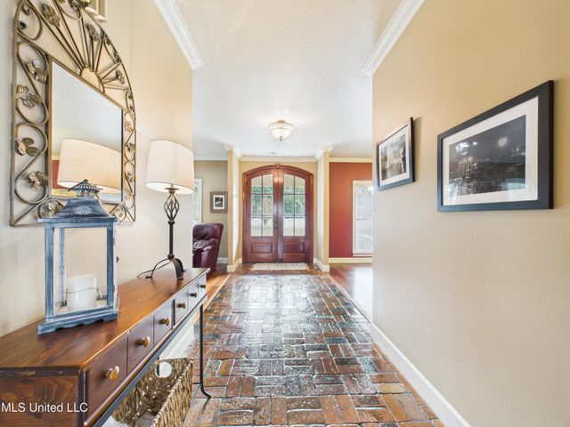 7414 Fountainbleau Road, Ocean Springs, MS 39564