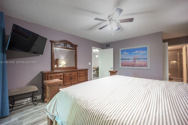 4000 Crystal Lake Dr 114, Deerfield Beach, FL 33064