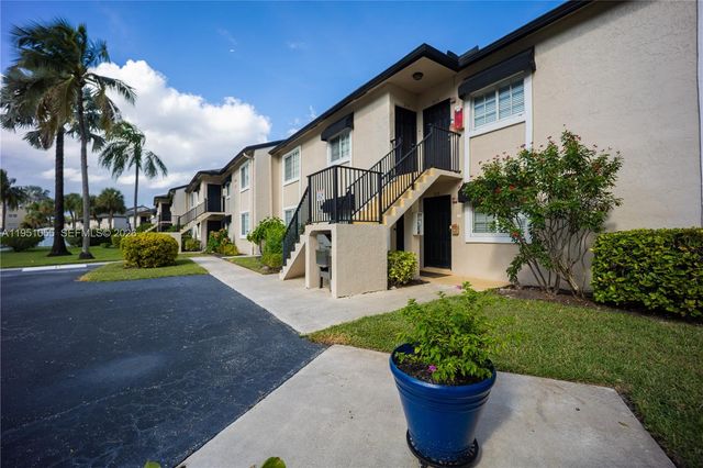 4000 Crystal Lake Dr 114, Deerfield Beach, FL 33064