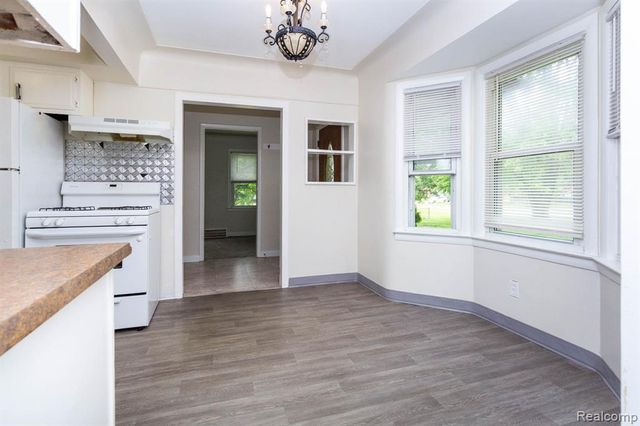 33627 Bock Street, Garden City, MI 48135
