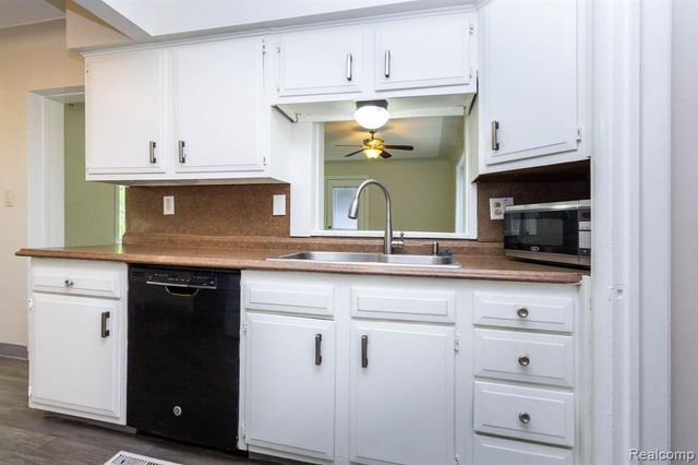 33627 Bock Street, Garden City, MI 48135