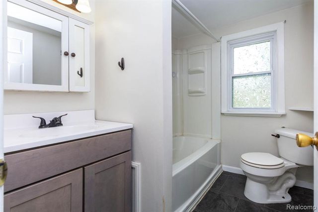 33627 Bock Street, Garden City, MI 48135