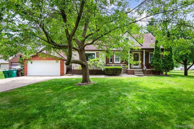 33627 Bock Street, Garden City, MI 48135