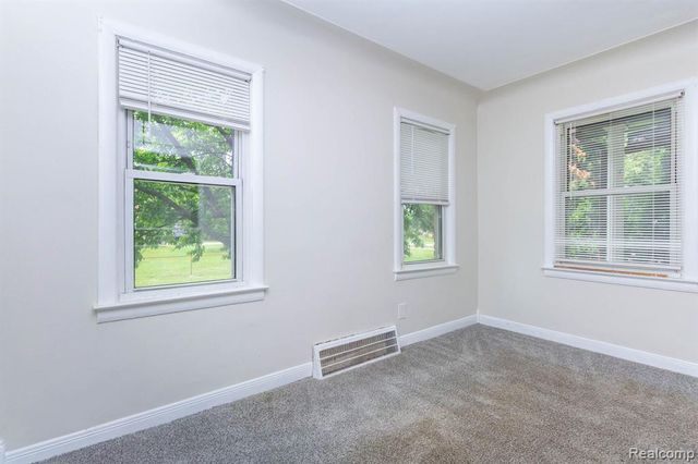 33627 Bock Street, Garden City, MI 48135
