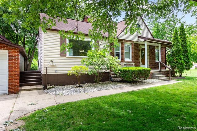 33627 Bock Street, Garden City, MI 48135
