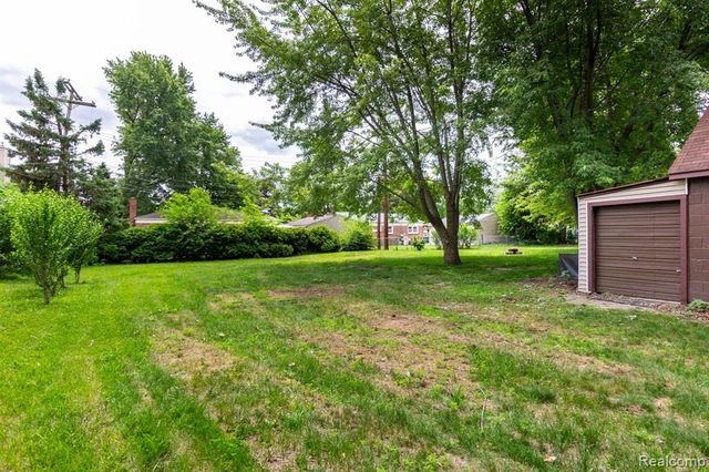 33627 Bock Street, Garden City, MI 48135
