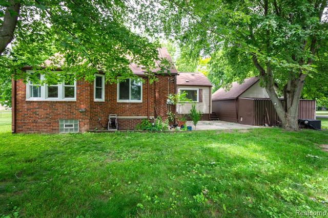 33627 Bock Street, Garden City, MI 48135