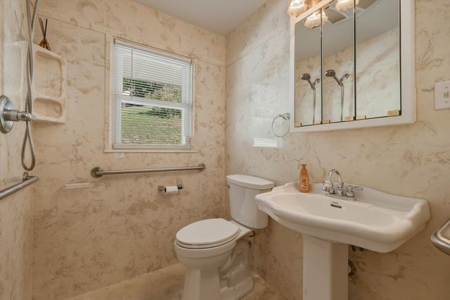 502 Forest Road, Huntington, WV 25705