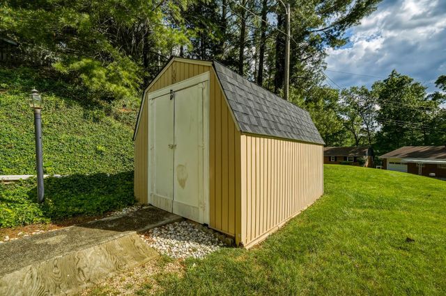 502 Forest Road, Huntington, WV 25705