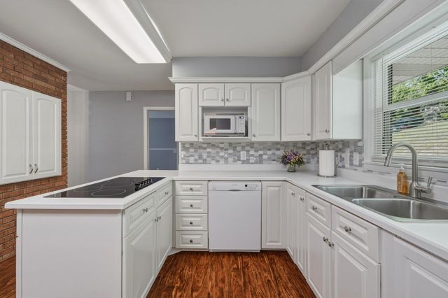 502 Forest Road, Huntington, WV 25705