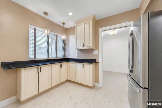 207 Pond Terrace 4D, Twp Of Washington, NJ 07676
