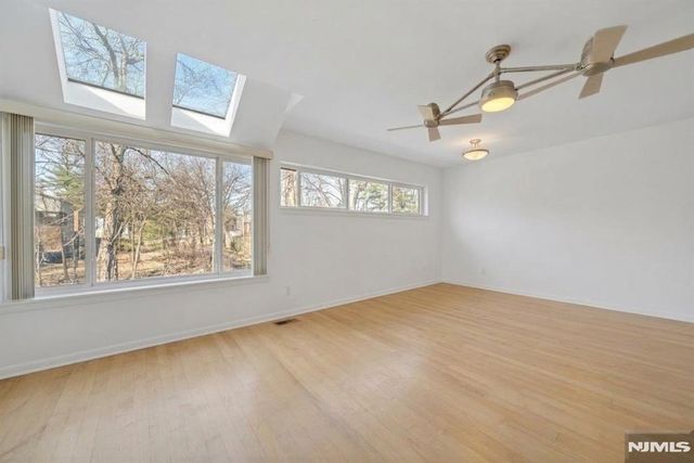 207 Pond Terrace 4D, Twp Of Washington, NJ 07676