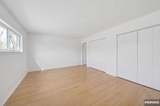 207 Pond Terrace 4D, Twp Of Washington, NJ 07676