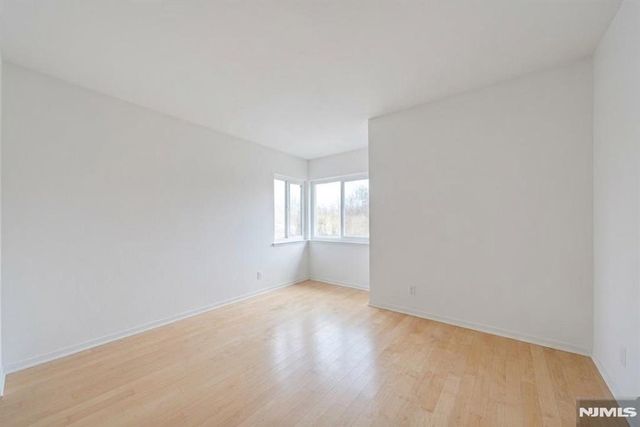207 Pond Terrace 4D, Twp Of Washington, NJ 07676
