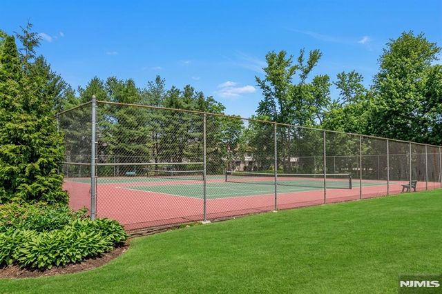 207 Pond Terrace 4D, Twp Of Washington, NJ 07676