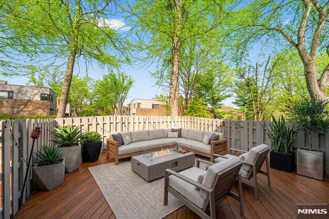207 Pond Terrace 4D, Twp Of Washington, NJ 07676