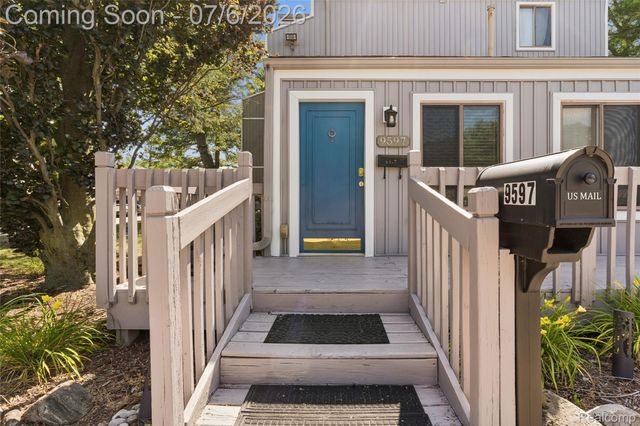 9597 Harbour Cove Court 105, Ypsilanti Charter Township, MI 48197