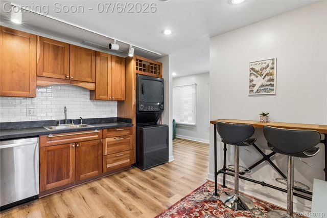 9597 Harbour Cove Court 105, Ypsilanti Charter Township, MI 48197