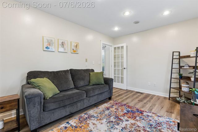 9597 Harbour Cove Court 105, Ypsilanti Charter Township, MI 48197