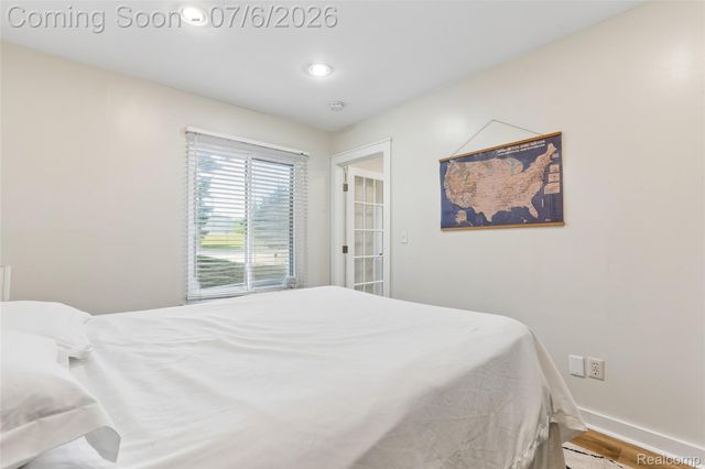 9597 Harbour Cove Court 105, Ypsilanti Charter Township, MI 48197