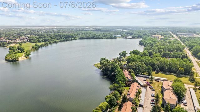 9597 Harbour Cove Court 105, Ypsilanti Charter Township, MI 48197