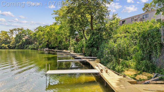 9597 Harbour Cove Court 105, Ypsilanti Charter Township, MI 48197