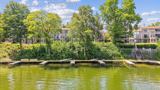 9597 Harbour Cove Court 105, Ypsilanti Charter Township, MI 48197