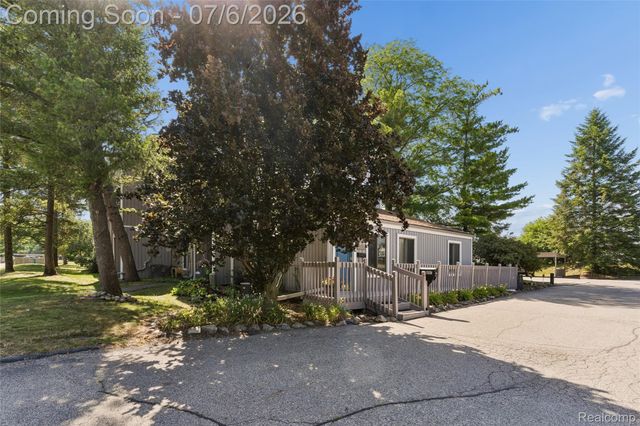 9597 Harbour Cove Court 105, Ypsilanti Charter Township, MI 48197