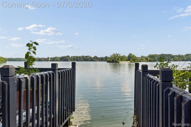 9597 Harbour Cove Court 105, Ypsilanti Charter Township, MI 48197