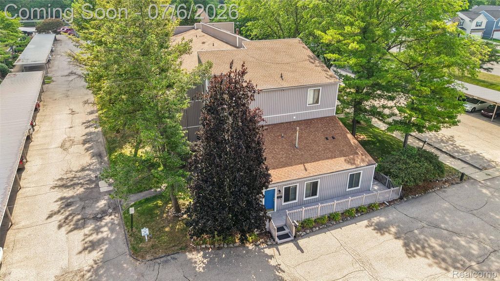 9597 Harbour Cove Court 105, Ypsilanti Charter Township, MI 48197