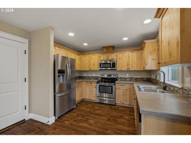 881 LIMELIGHT Ave Nw, Salem, OR 97304