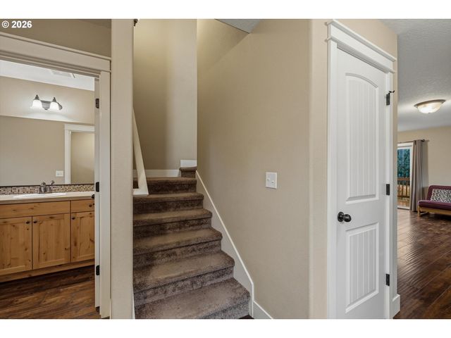 881 LIMELIGHT Ave Nw, Salem, OR 97304