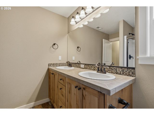 881 LIMELIGHT Ave Nw, Salem, OR 97304