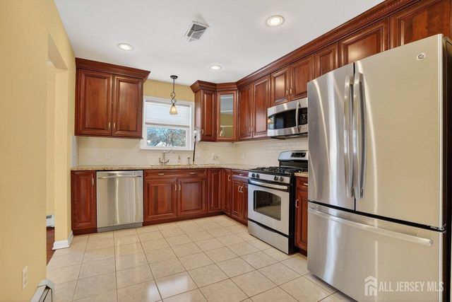 1 Wakefield Drive, Edison, NJ 08820