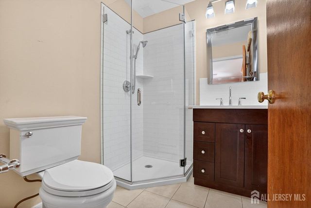 1 Wakefield Drive, Edison, NJ 08820