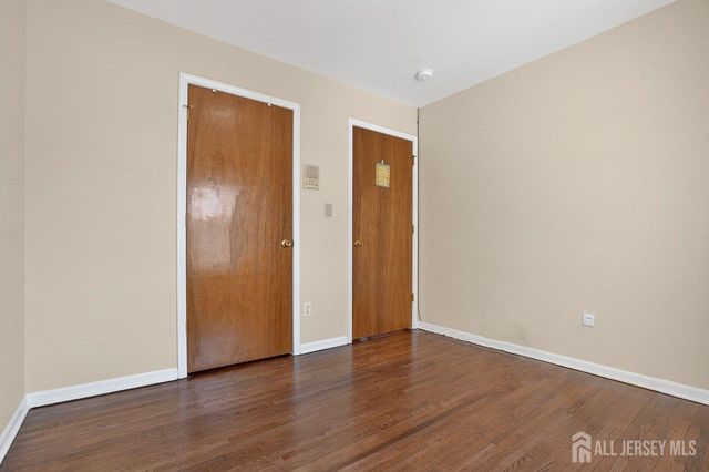 1 Wakefield Drive, Edison, NJ 08820