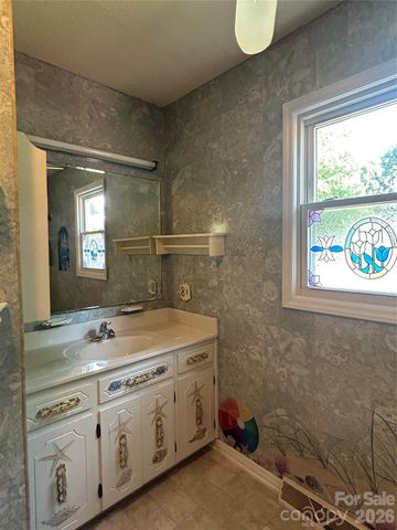 402 E 24TH Street, Kannapolis, NC 28083