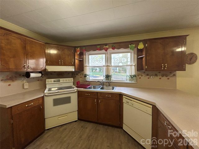 402 E 24TH Street, Kannapolis, NC 28083