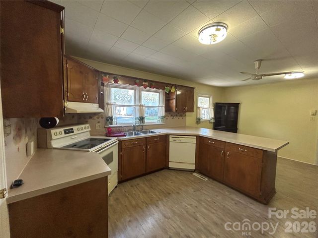 402 E 24TH Street, Kannapolis, NC 28083