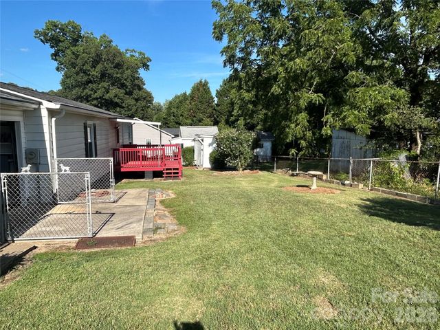402 E 24TH Street, Kannapolis, NC 28083