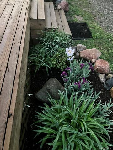 276 Bramble Brae Street, White Lake, MI 48386