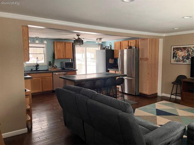 276 Bramble Brae Street, White Lake, MI 48386