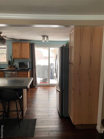 276 Bramble Brae Street, White Lake, MI 48386