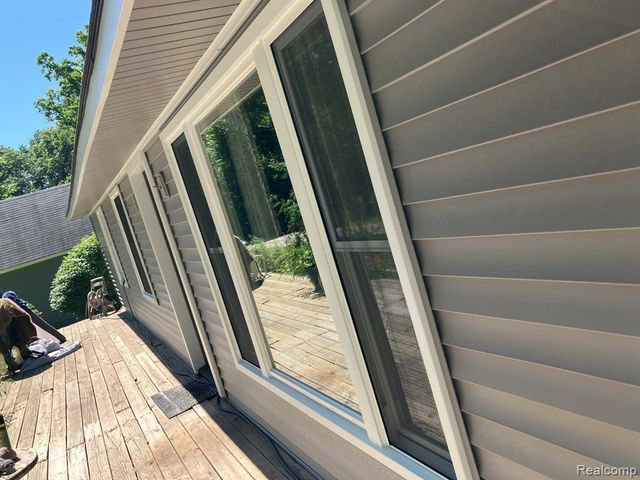 276 Bramble Brae Street, White Lake, MI 48386